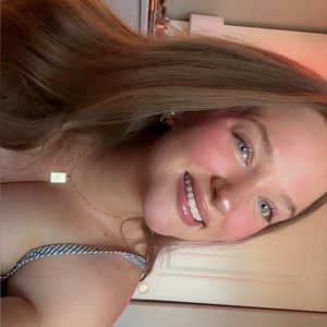 Meet your Posher, Hailey